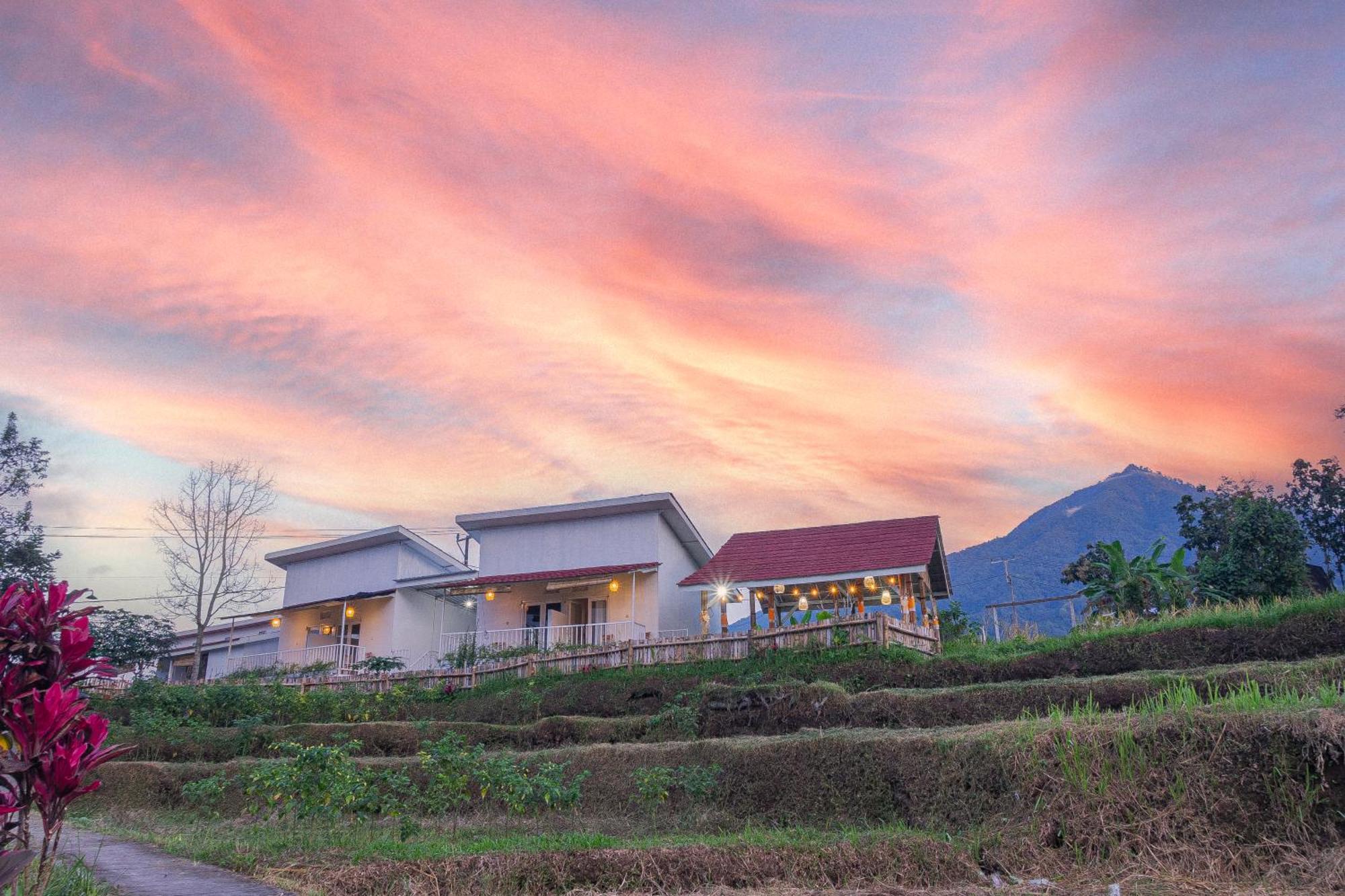 Santya Loka Lodge & Twin Waterfall Jatiluwih Exterior foto